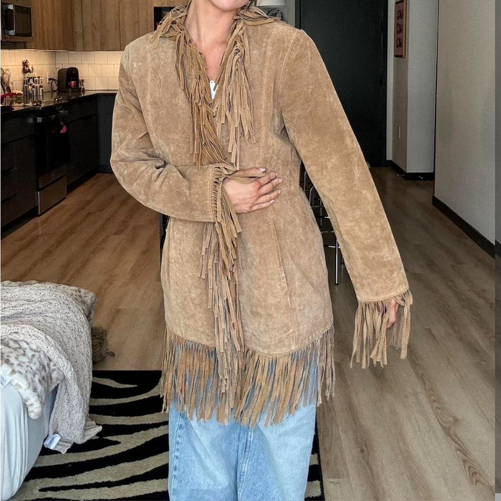 Beautiful fringe jacket - Picture 2 of 6